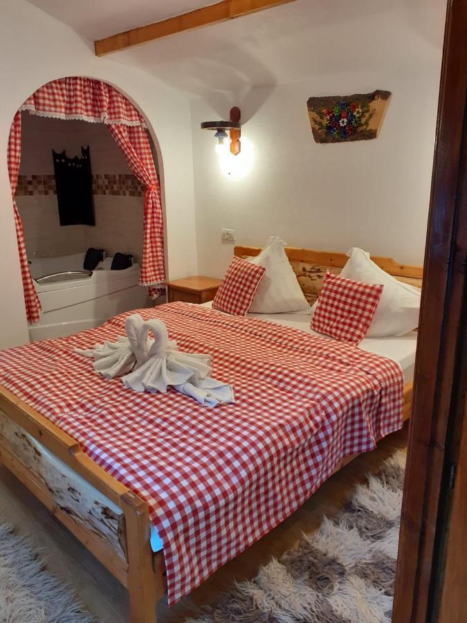 Cabanute Si Camping Dracula Capatineni-Paminteni Eksteriør bilde