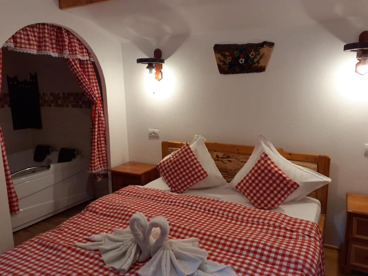 Cabanute Si Camping Dracula Capatineni-Paminteni Eksteriør bilde